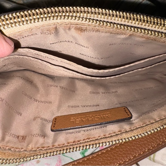 Michael Kors wallet - Picture 3 of 4